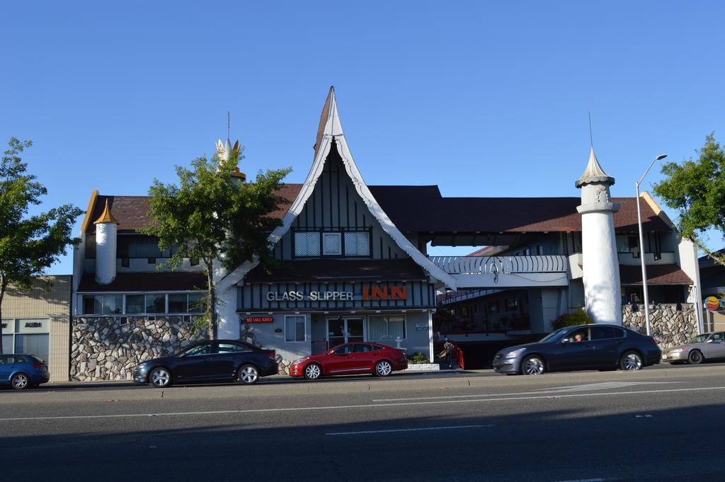 Glass Slipper Inn - Stanford ปาโลอัลโต ภายนอก รูปภาพ